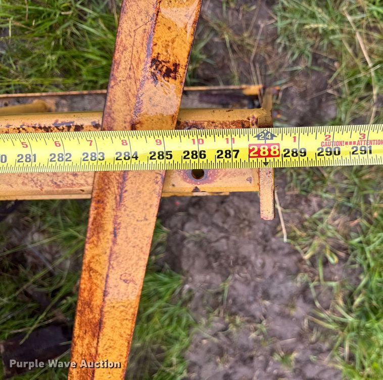 image for item DV4114 Gomaco C-450 bridge deck finisher