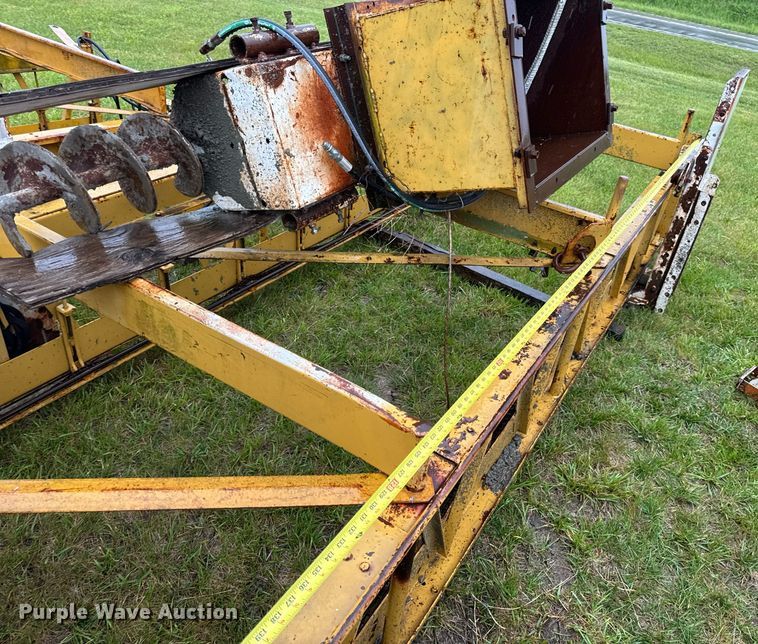 image for item DV4114 Gomaco C-450 bridge deck finisher