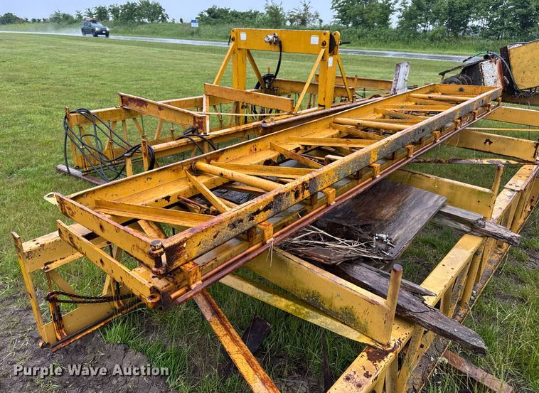 image for item DV4114 Gomaco C-450 bridge deck finisher