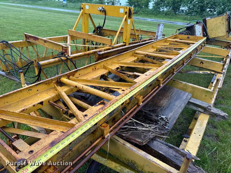 image for item DV4114 Gomaco C-450 bridge deck finisher