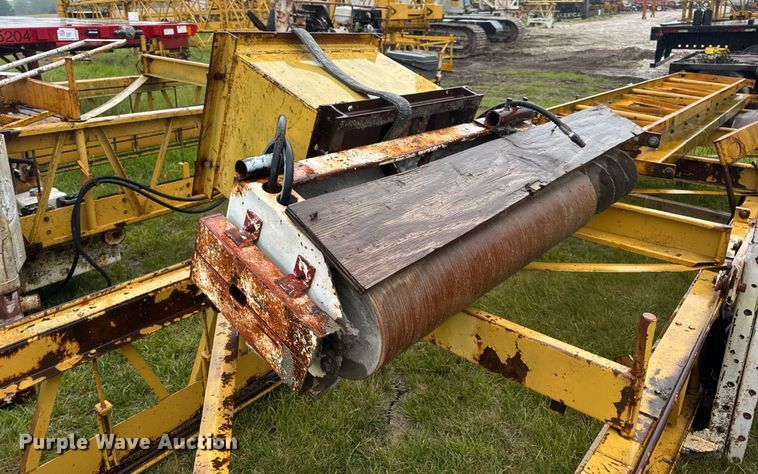 image for item DV4114 Gomaco C-450 bridge deck finisher