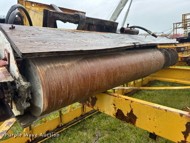 image for item DV4114 Gomaco C-450 bridge deck finisher