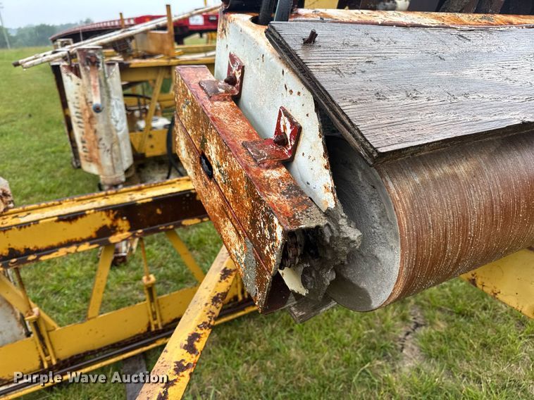 image for item DV4114 Gomaco C-450 bridge deck finisher