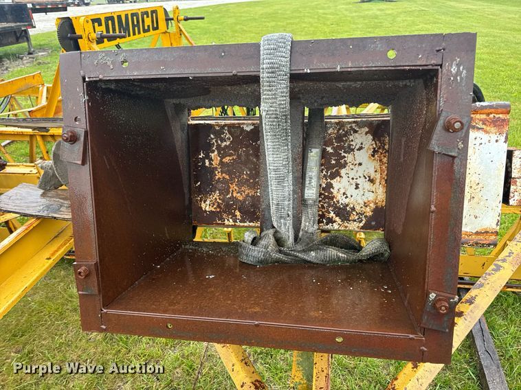 image for item DV4114 Gomaco C-450 bridge deck finisher