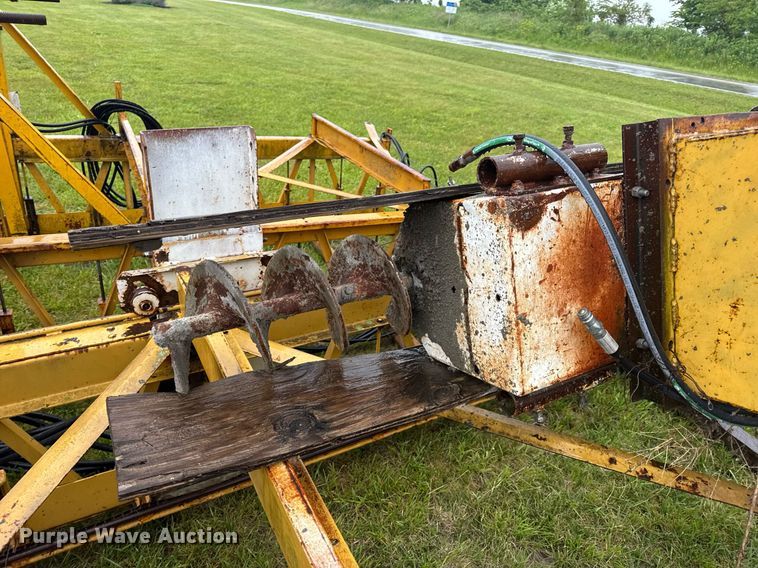 image for item DV4114 Gomaco C-450 bridge deck finisher