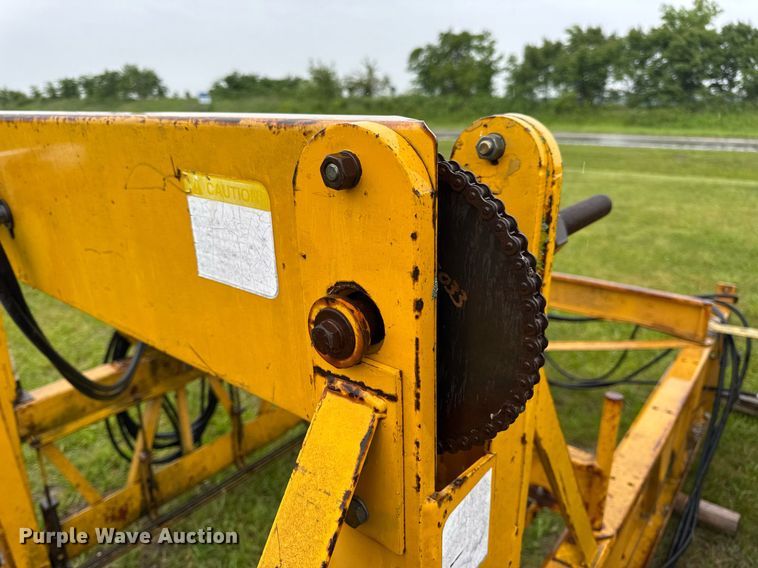 image for item DV4114 Gomaco C-450 bridge deck finisher