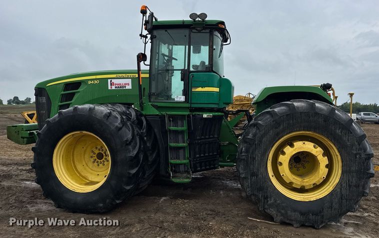 image for item DV4117 2010 John Deere 9430 Scraper Special 4WD tractor