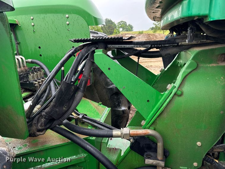 image for item DV4117 2010 John Deere 9430 Scraper Special 4WD tractor