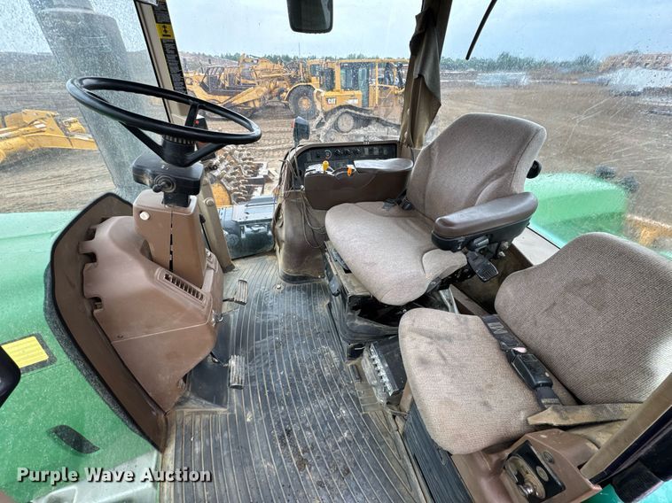 image for item DV4117 2010 John Deere 9430 Scraper Special 4WD tractor