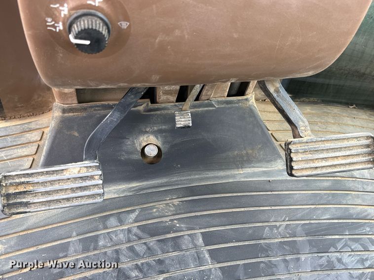 image for item DV4117 2010 John Deere 9430 Scraper Special 4WD tractor