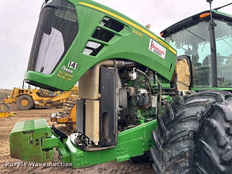 image for item DV4117 2010 John Deere 9430 Scraper Special 4WD tractor