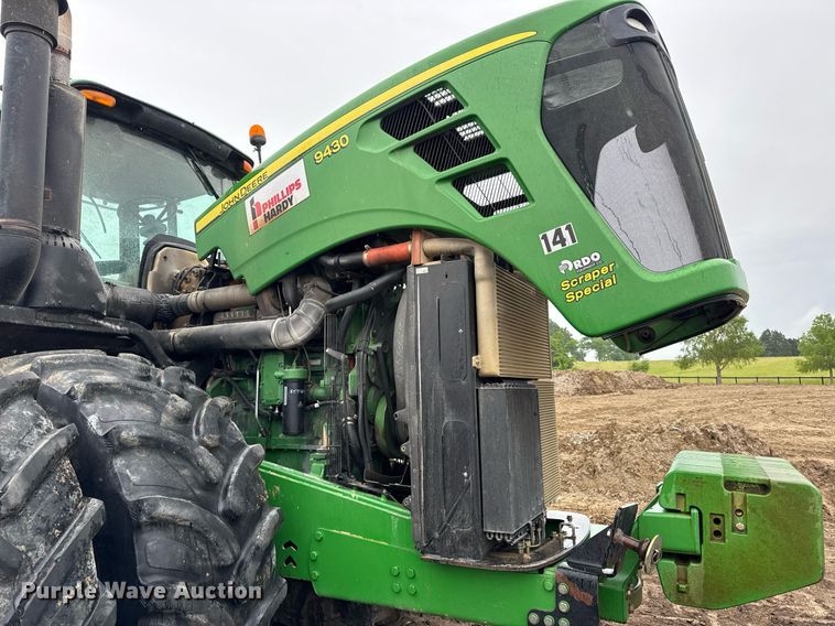 image for item DV4117 2010 John Deere 9430 Scraper Special 4WD tractor