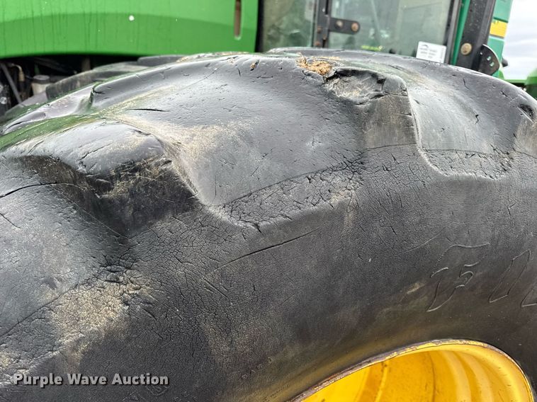 image for item DV4117 2010 John Deere 9430 Scraper Special 4WD tractor