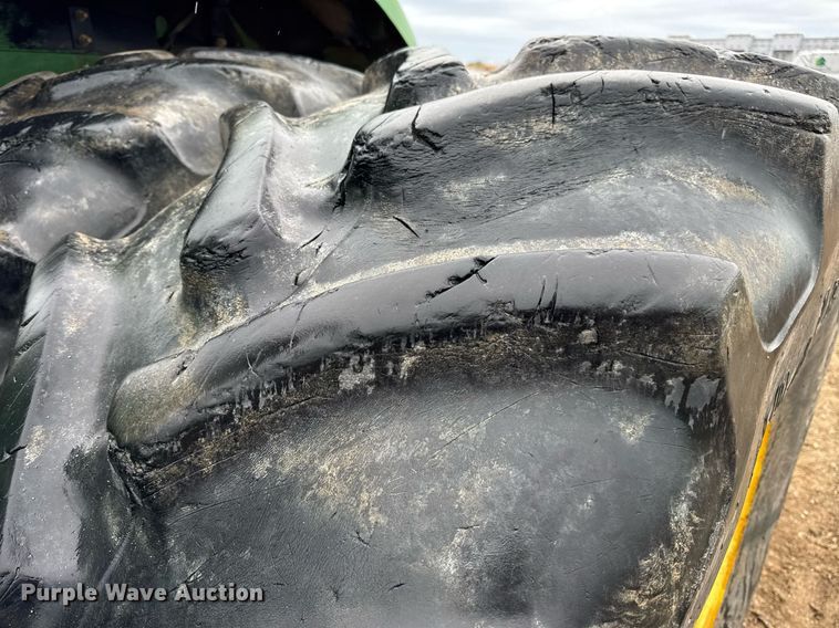 image for item DV4117 2010 John Deere 9430 Scraper Special 4WD tractor