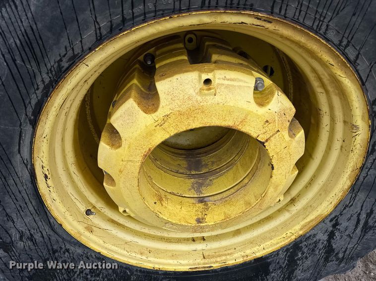 image for item DV4117 2010 John Deere 9430 Scraper Special 4WD tractor