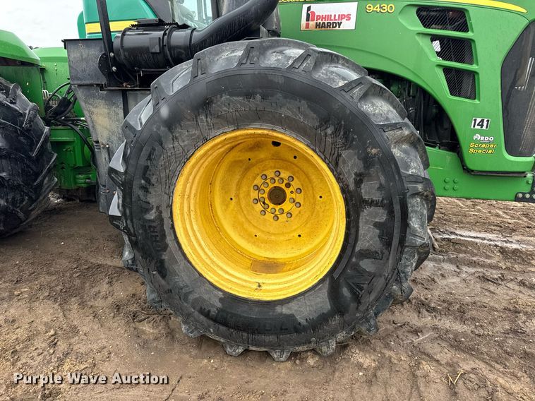 image for item DV4117 2010 John Deere 9430 Scraper Special 4WD tractor