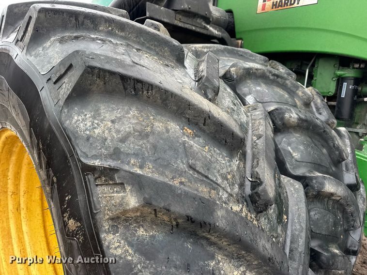 image for item DV4117 2010 John Deere 9430 Scraper Special 4WD tractor