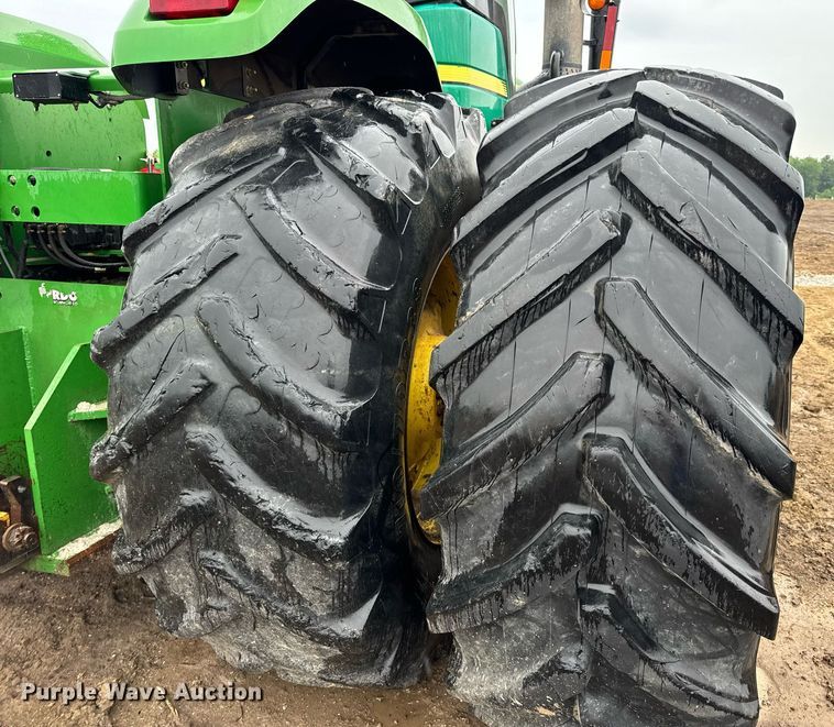 image for item DV4117 2010 John Deere 9430 Scraper Special 4WD tractor