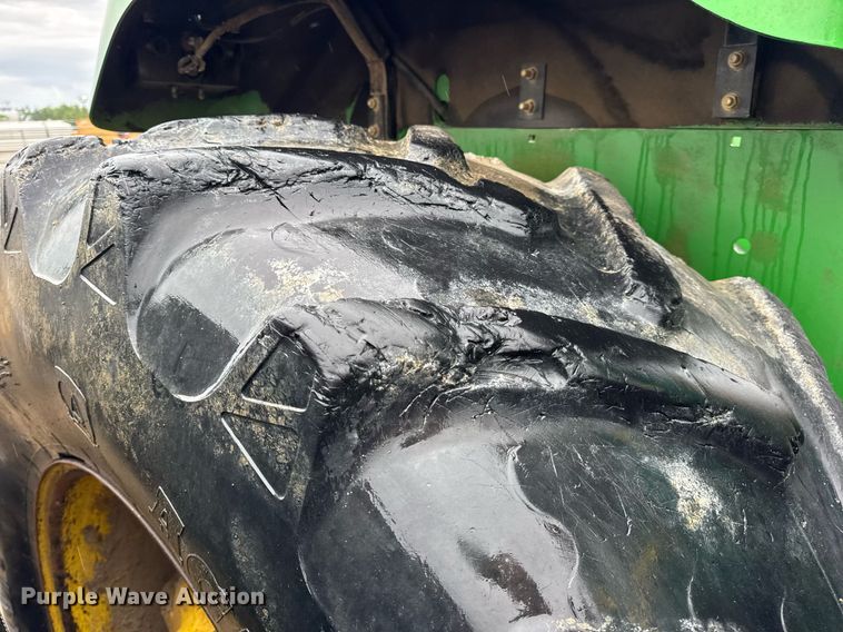 image for item DV4117 2010 John Deere 9430 Scraper Special 4WD tractor