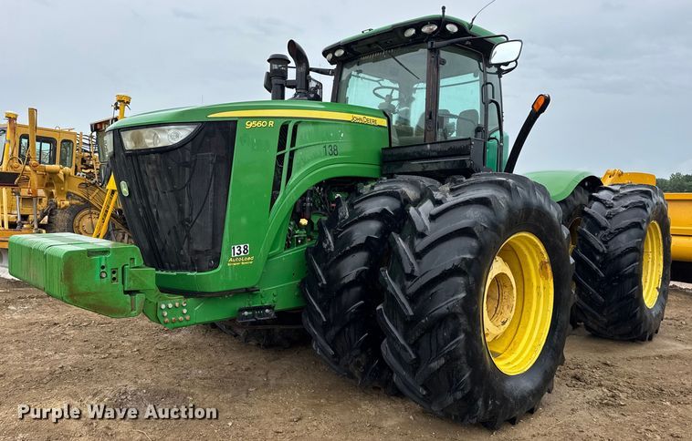 image for item DV4118 2013 John Deere 9560R Scraper Special 4WD tractor