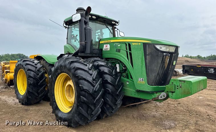 image for item DV4118 2013 John Deere 9560R Scraper Special 4WD tractor