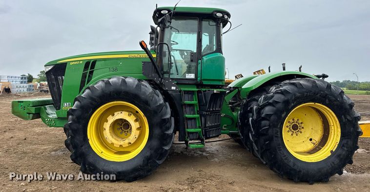 image for item DV4118 2013 John Deere 9560R Scraper Special 4WD tractor