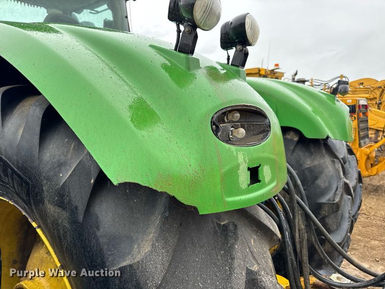 image for item DV4118 2013 John Deere 9560R Scraper Special 4WD tractor