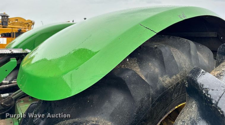 image for item DV4118 2013 John Deere 9560R Scraper Special 4WD tractor