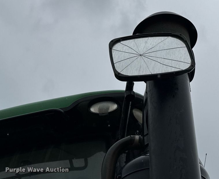 image for item DV4118 2013 John Deere 9560R Scraper Special 4WD tractor