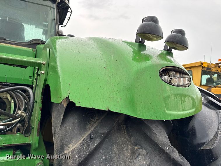 image for item DV4118 2013 John Deere 9560R Scraper Special 4WD tractor