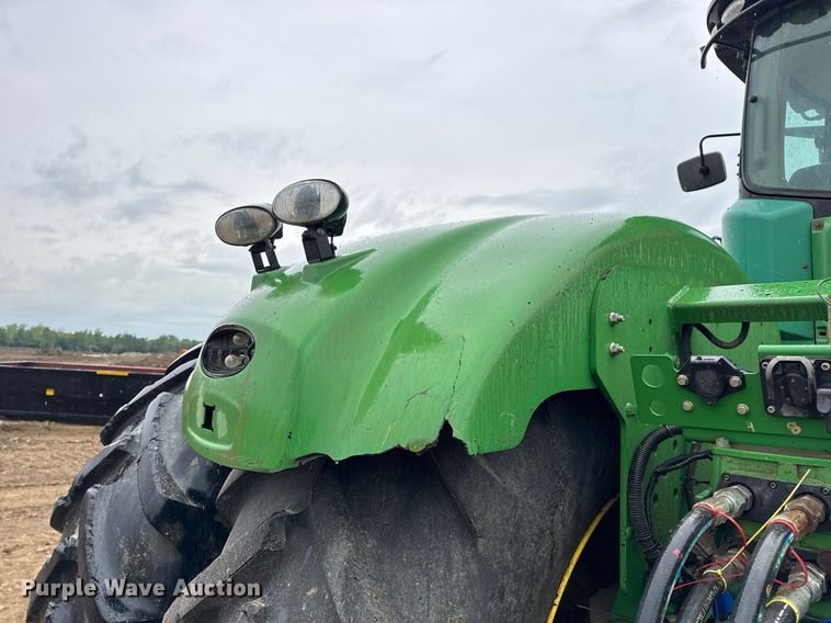 image for item DV4118 2013 John Deere 9560R Scraper Special 4WD tractor