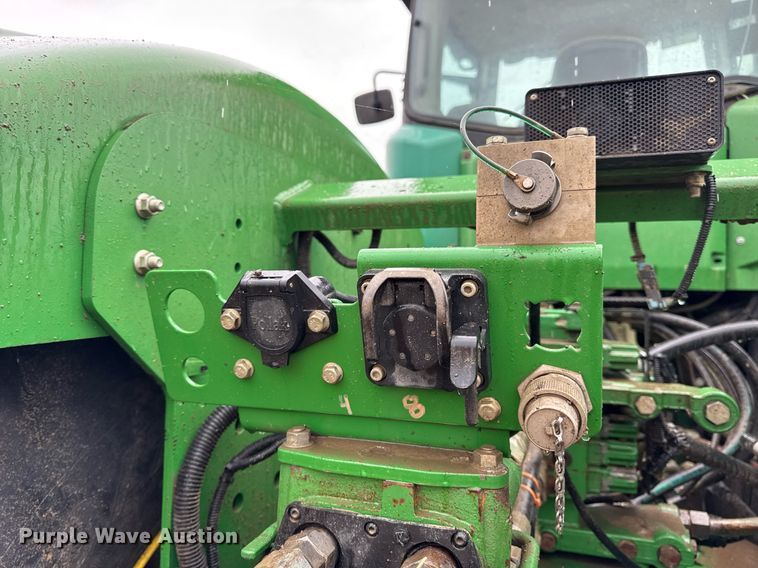 image for item DV4118 2013 John Deere 9560R Scraper Special 4WD tractor