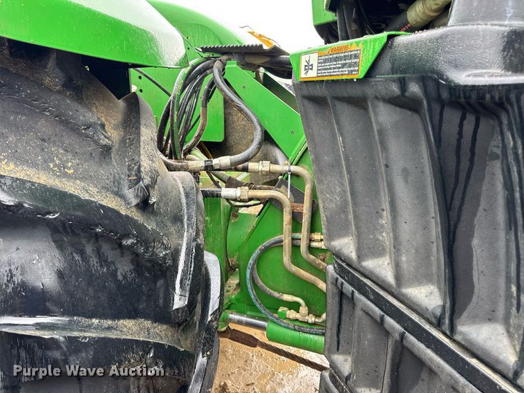 image for item DV4118 2013 John Deere 9560R Scraper Special 4WD tractor