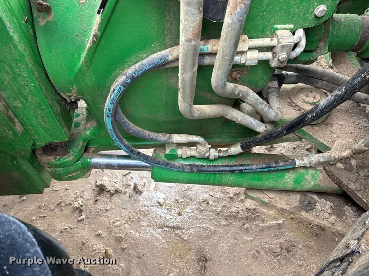 image for item DV4118 2013 John Deere 9560R Scraper Special 4WD tractor