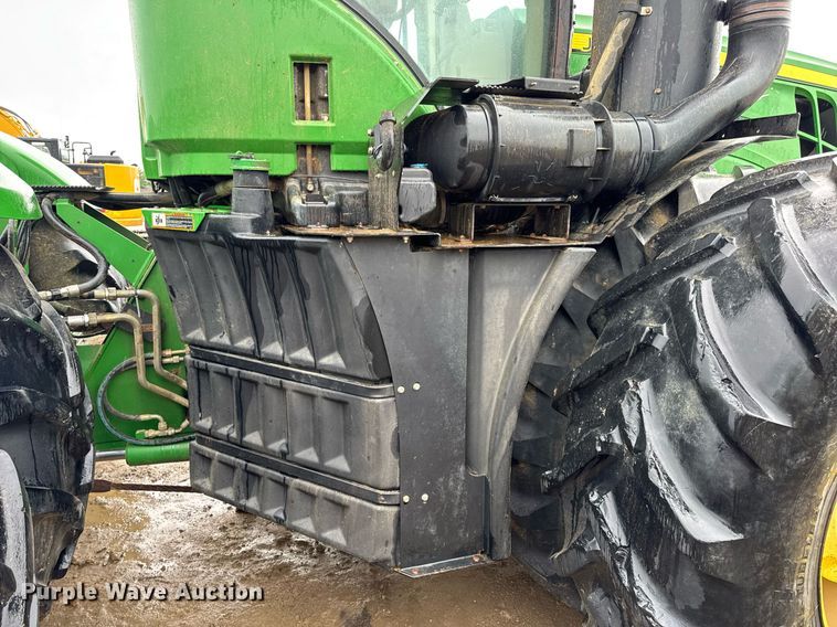 image for item DV4118 2013 John Deere 9560R Scraper Special 4WD tractor