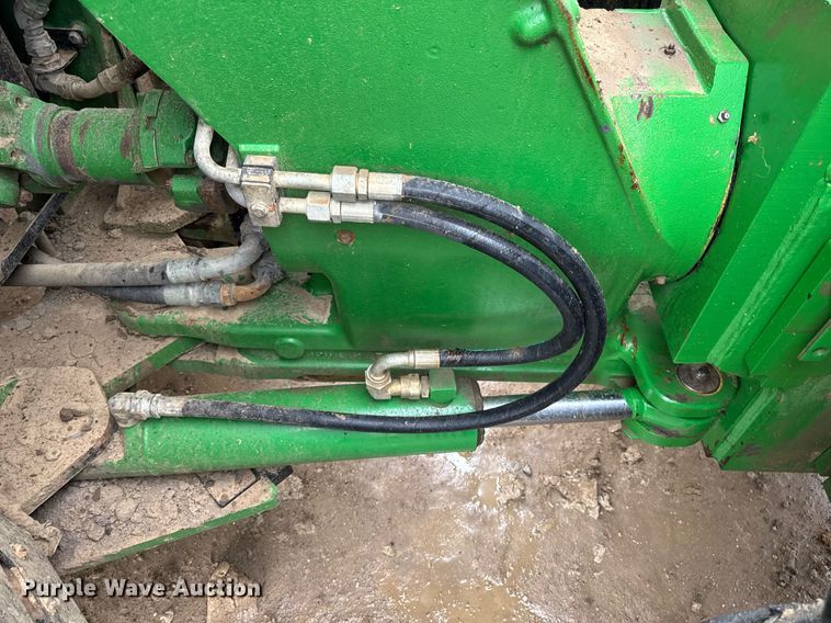 image for item DV4118 2013 John Deere 9560R Scraper Special 4WD tractor