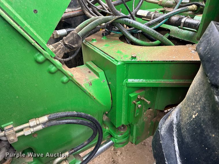 image for item DV4118 2013 John Deere 9560R Scraper Special 4WD tractor