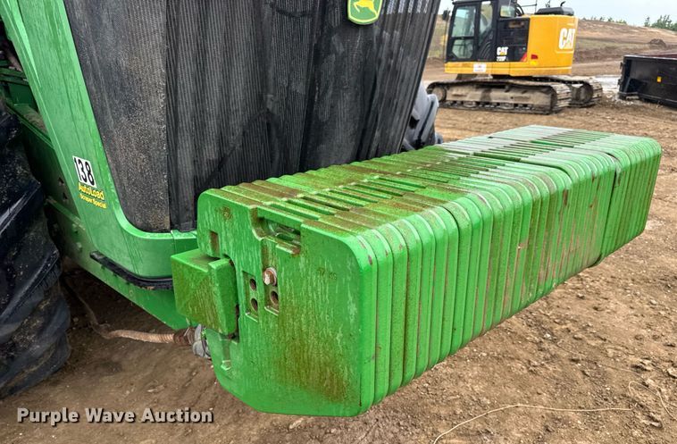 image for item DV4118 2013 John Deere 9560R Scraper Special 4WD tractor