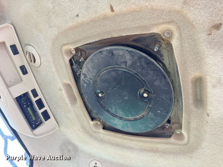 image for item DV4118 2013 John Deere 9560R Scraper Special 4WD tractor