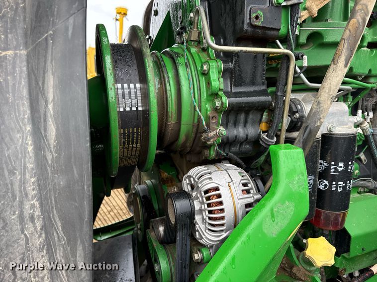 image for item DV4118 2013 John Deere 9560R Scraper Special 4WD tractor