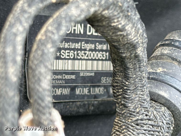 image for item DV4118 2013 John Deere 9560R Scraper Special 4WD tractor