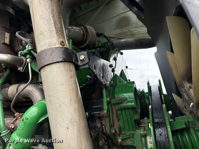 image for item DV4118 2013 John Deere 9560R Scraper Special 4WD tractor