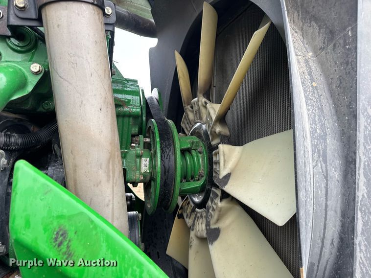 image for item DV4118 2013 John Deere 9560R Scraper Special 4WD tractor