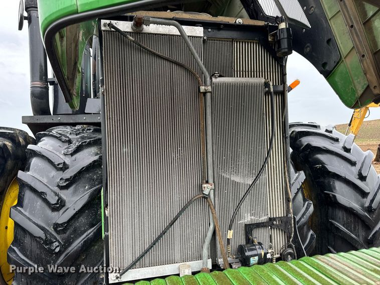 image for item DV4118 2013 John Deere 9560R Scraper Special 4WD tractor