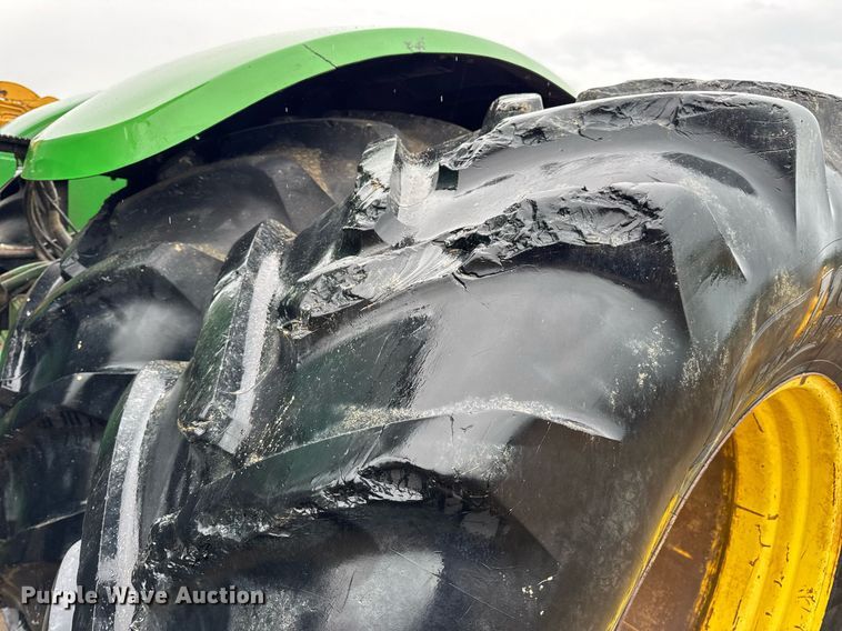 image for item DV4118 2013 John Deere 9560R Scraper Special 4WD tractor