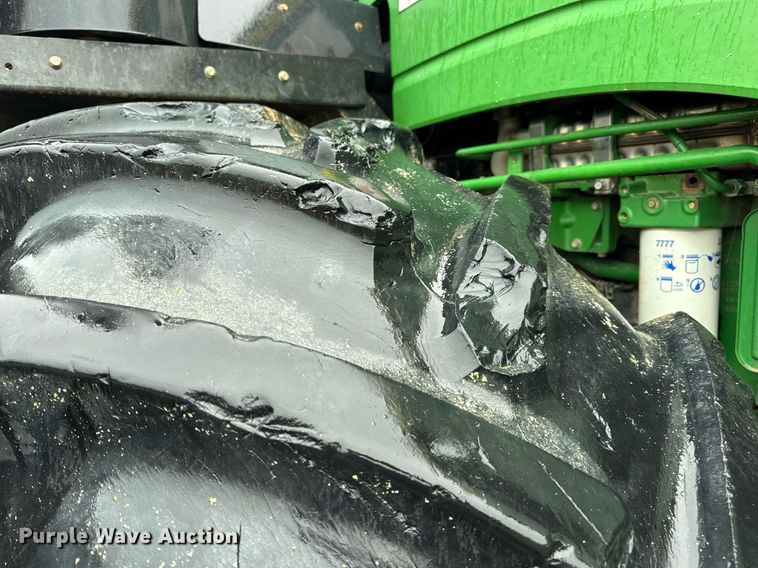 image for item DV4118 2013 John Deere 9560R Scraper Special 4WD tractor