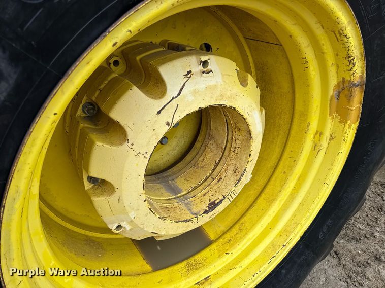 image for item DV4118 2013 John Deere 9560R Scraper Special 4WD tractor