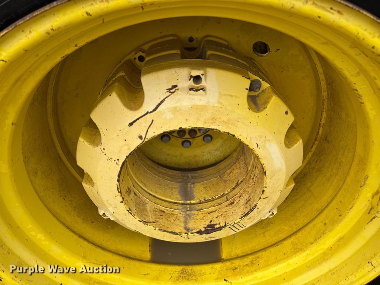 image for item DV4118 2013 John Deere 9560R Scraper Special 4WD tractor