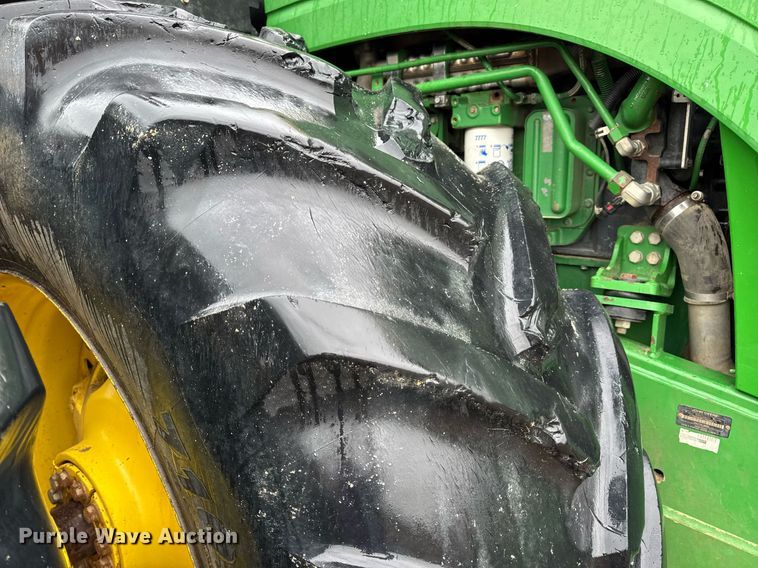 image for item DV4118 2013 John Deere 9560R Scraper Special 4WD tractor