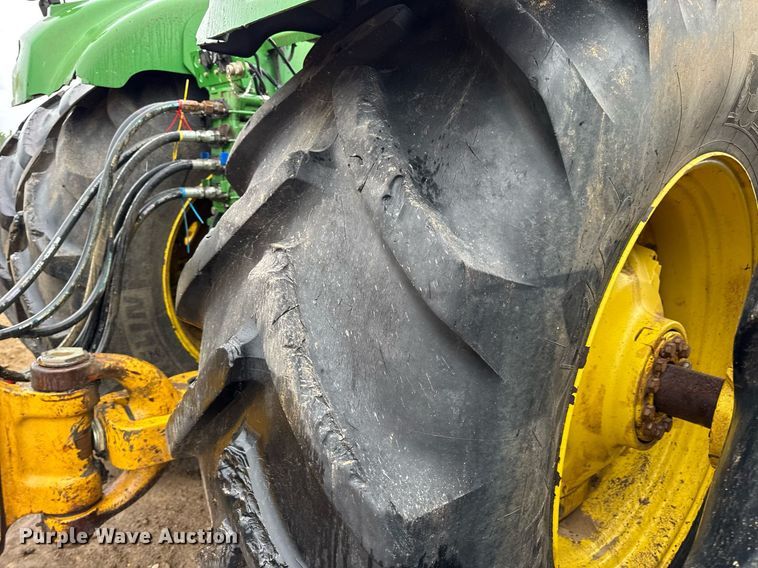 image for item DV4118 2013 John Deere 9560R Scraper Special 4WD tractor